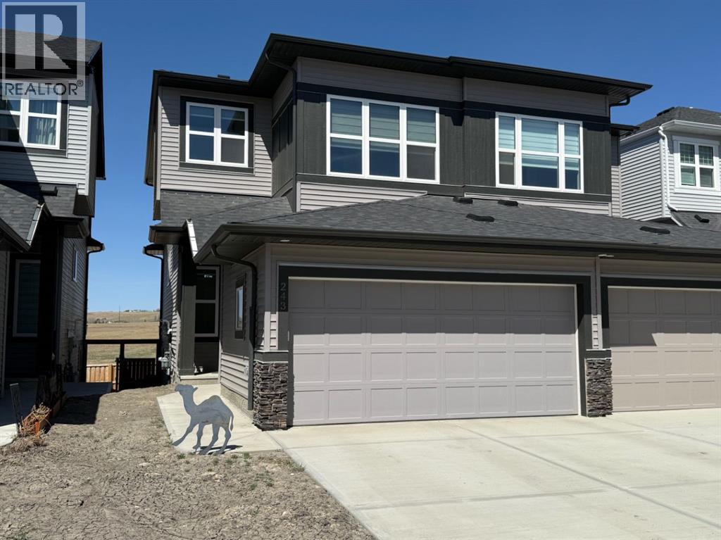 Property at 243 Heritage Heights image 2