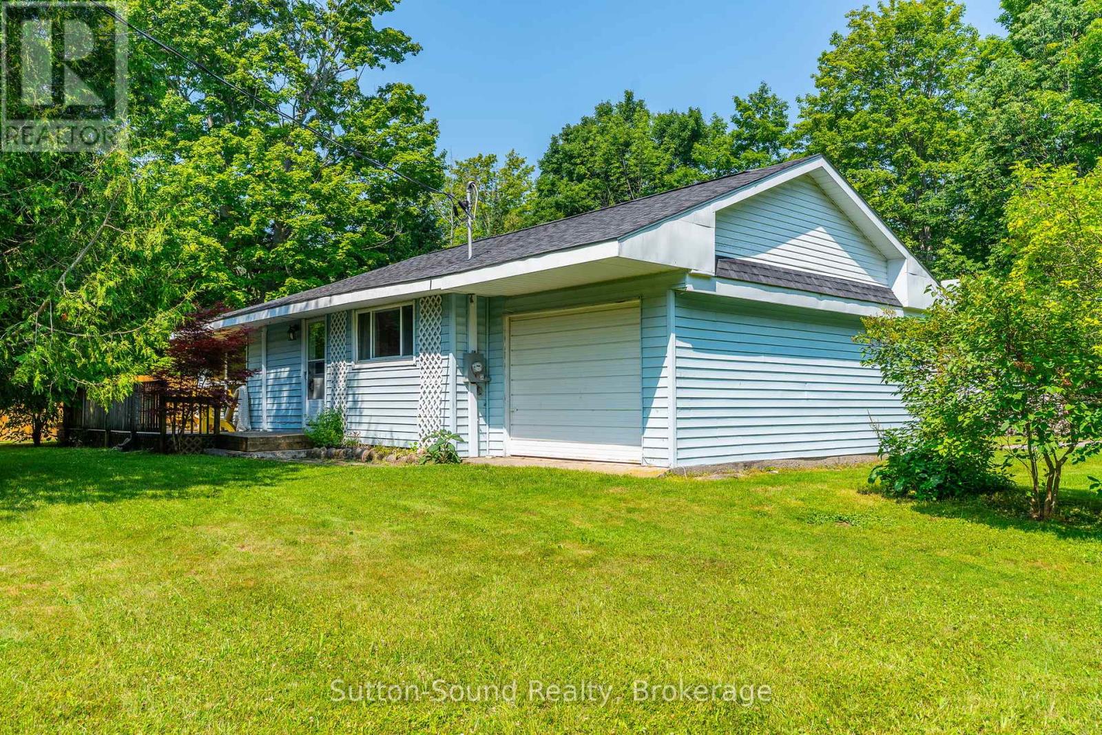 29 Avele Road, South Bruce Peninsula, Ontario  N0H 1X0 - Photo 2 - X12288017