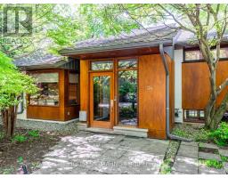 94 LAURENTIDE DRIVE, Toronto, Ontario