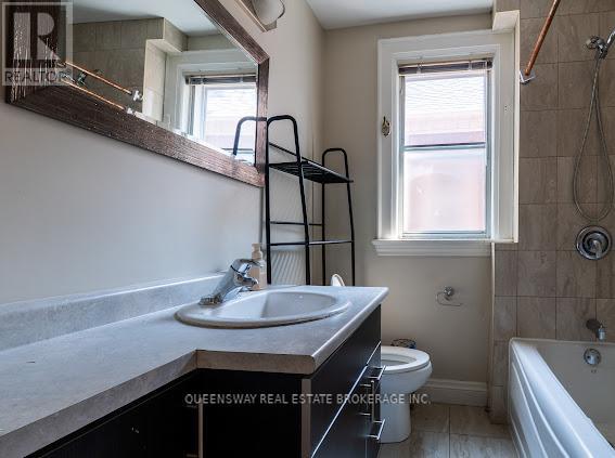 27 Deloraine Avenue, Toronto (Lawrence Park North), Ontario  M5M 2A8 - Photo 14 - C12349877