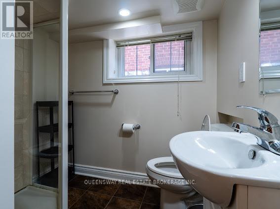 27 Deloraine Avenue, Toronto (Lawrence Park North), Ontario  M5M 2A8 - Photo 17 - C12349877