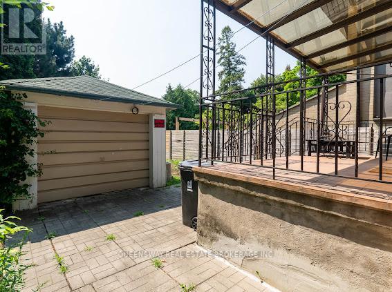 27 Deloraine Avenue, Toronto (Lawrence Park North), Ontario  M5M 2A8 - Photo 20 - C12349877