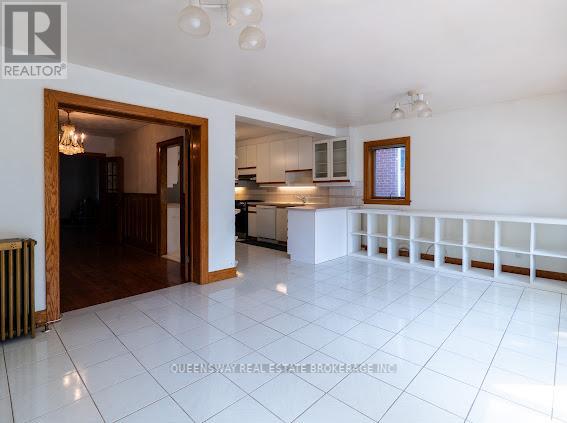 27 Deloraine Avenue, Toronto (Lawrence Park North), Ontario  M5M 2A8 - Photo 7 - C12349877