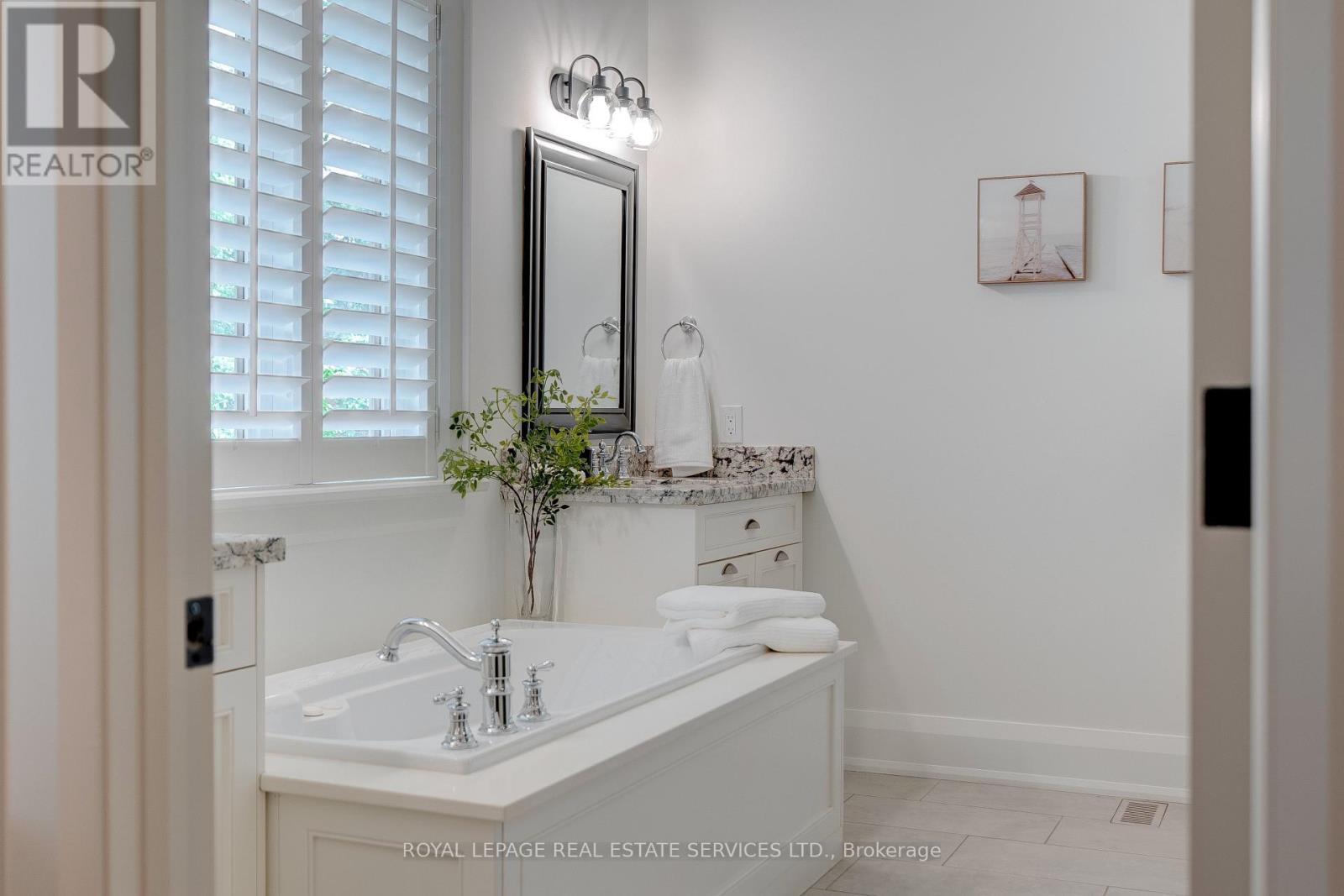 437 Inglehart Street N, Oakville, Ontario  L6J 3J5 - Photo 27 - W12236368