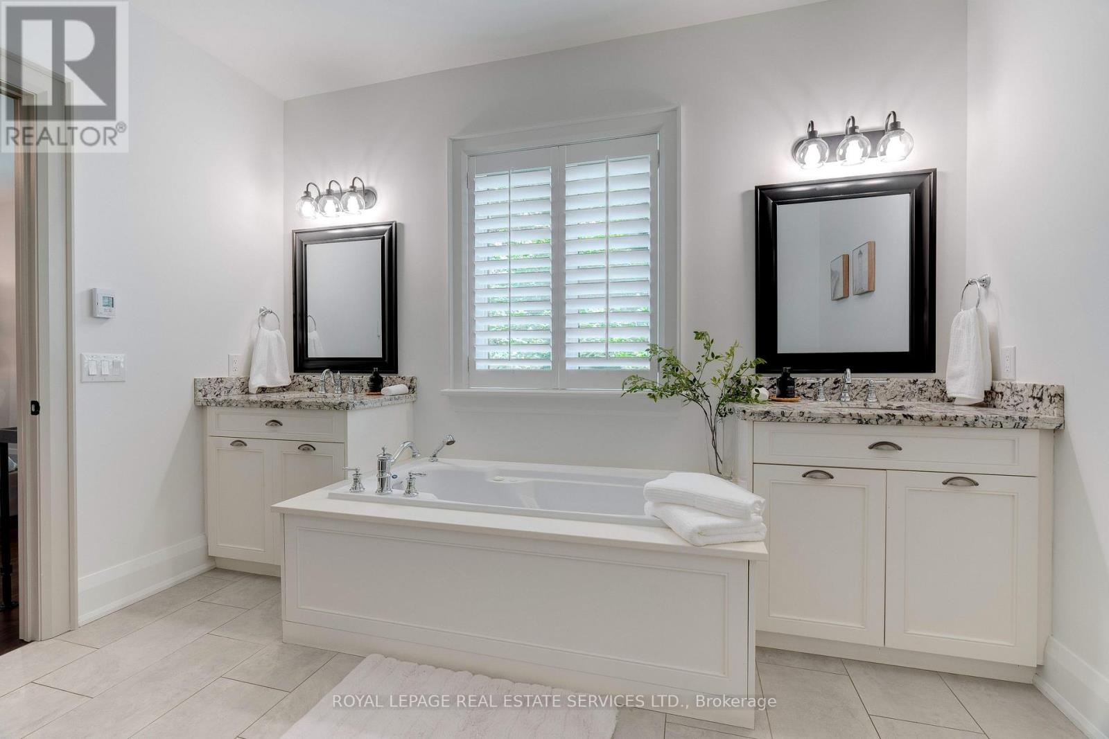 437 Inglehart Street N, Oakville, Ontario  L6J 3J5 - Photo 28 - W12236368