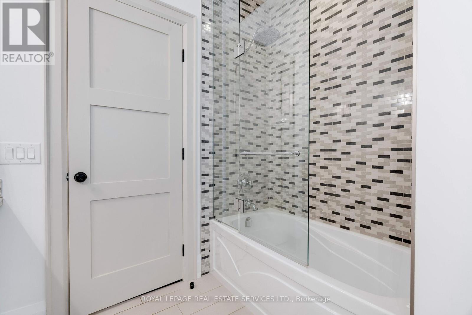 437 Inglehart Street N, Oakville, Ontario  L6J 3J5 - Photo 37 - W12236368