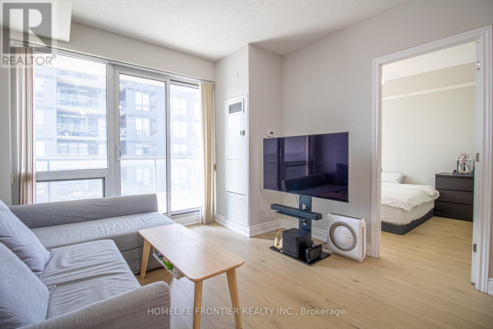 609b - 9090 Yonge Street, Richmond Hill (South Richvale), Ontario  L4C 0Z1 - Photo 4 - N12349821