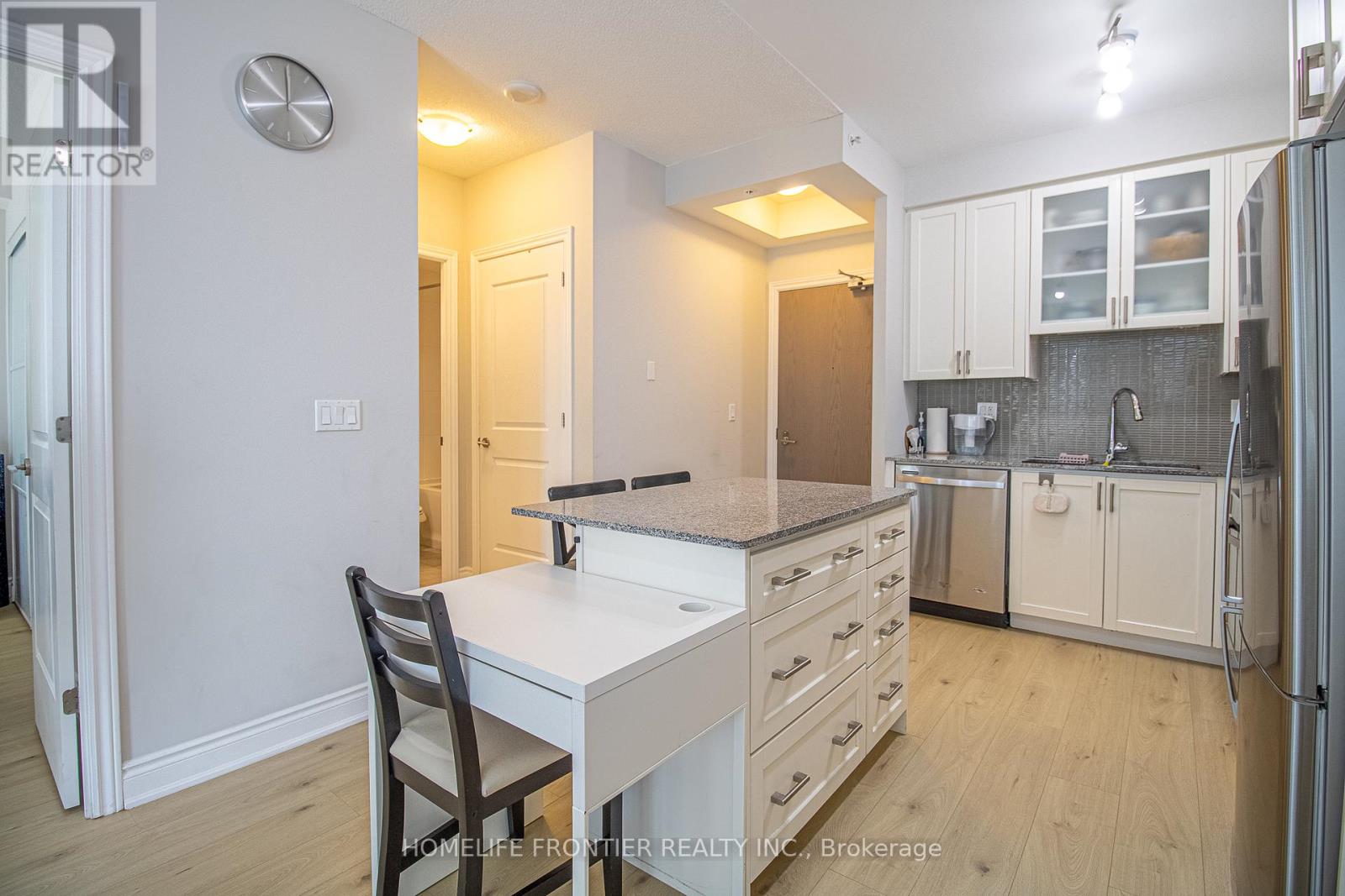 609b - 9090 Yonge Street, Richmond Hill (South Richvale), Ontario  L4C 0Z1 - Photo 7 - N12349821