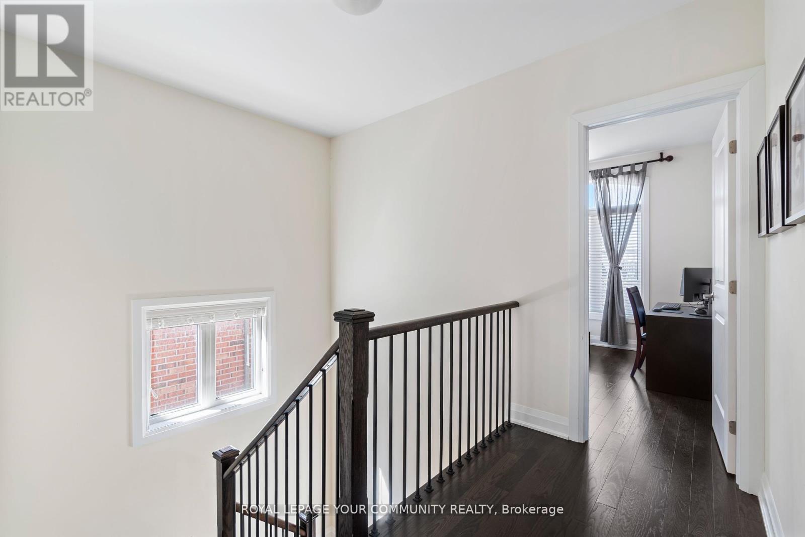 8 Duncombe Lane, Richmond Hill, Ontario L4C 1C2 - Photo 21 - N12349844