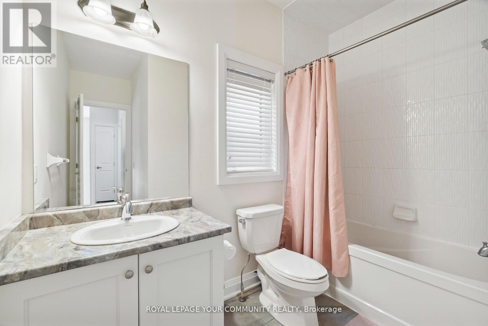 8 Duncombe Lane, Richmond Hill, Ontario L4C 1C2 - Photo 28 - N12349844