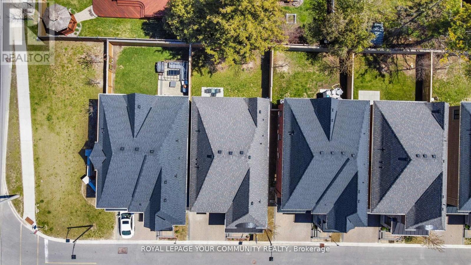 8 Duncombe Lane, Richmond Hill, Ontario L4C 1C2 - Photo 8 - N12349844