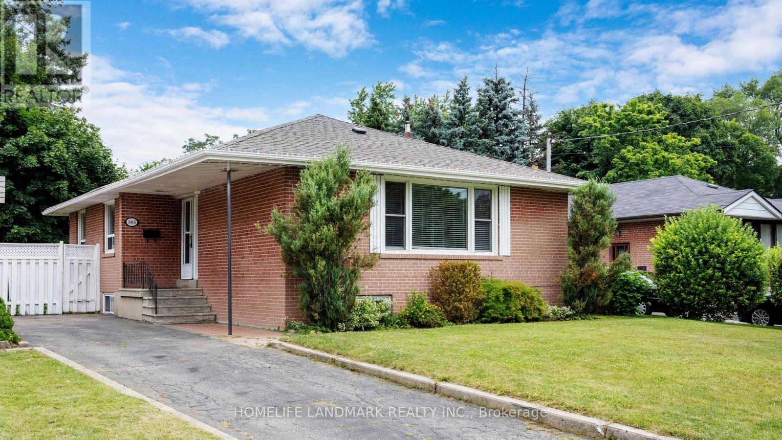365 Osiris Drive, Richmond Hill, Ontario  L4C 2P6 - Photo 4 - N12349892