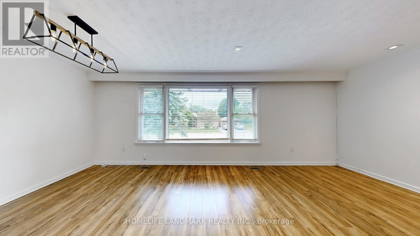 365 Osiris Drive, Richmond Hill, Ontario  L4C 2P6 - Photo 9 - N12349892