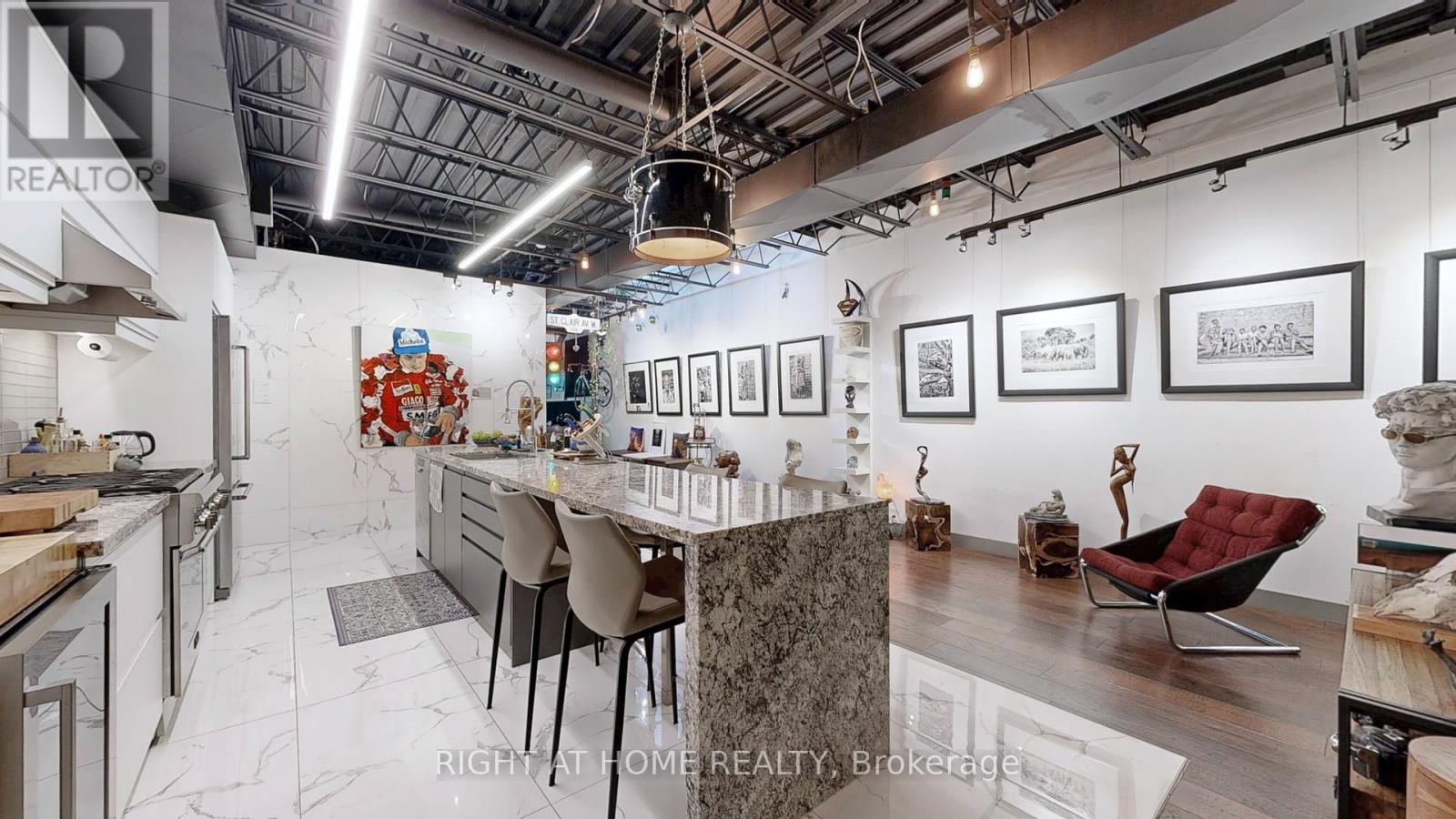 Property at 2400 ST CLAIR AVENUE W image 3