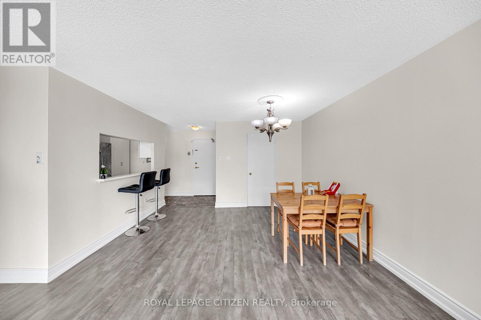 301 - 4205 Shipp Drive, Mississauga, Ontario  L4Z 2Y9 - Photo 3 - W12349862
