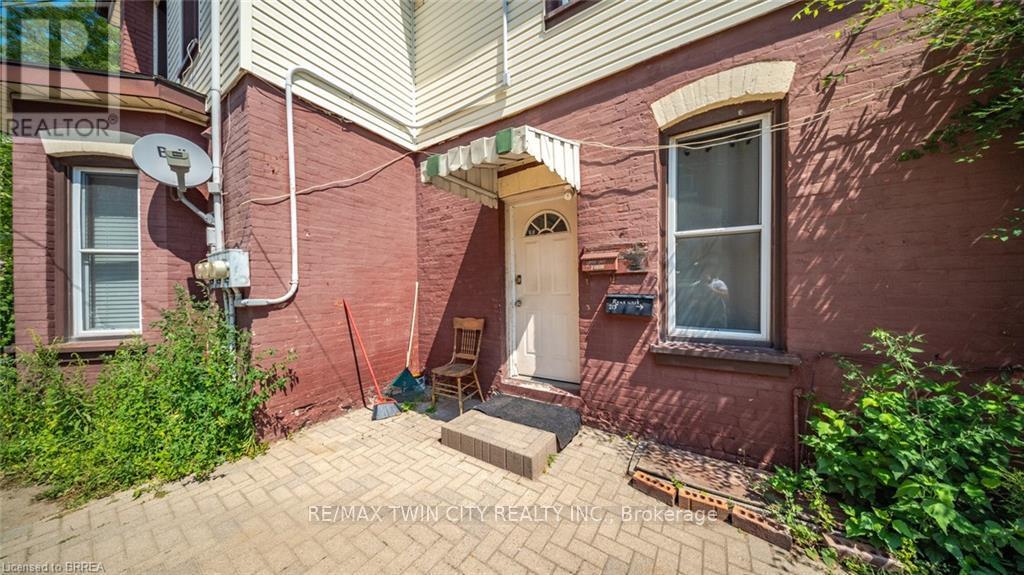 Property at 215 NELSON STREET image 4