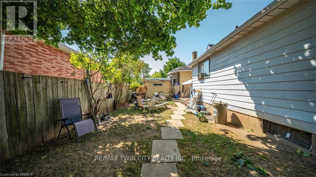 41 St George Street, Brantford, Ontario  N3R 1V2 - Photo 11 - X12349841