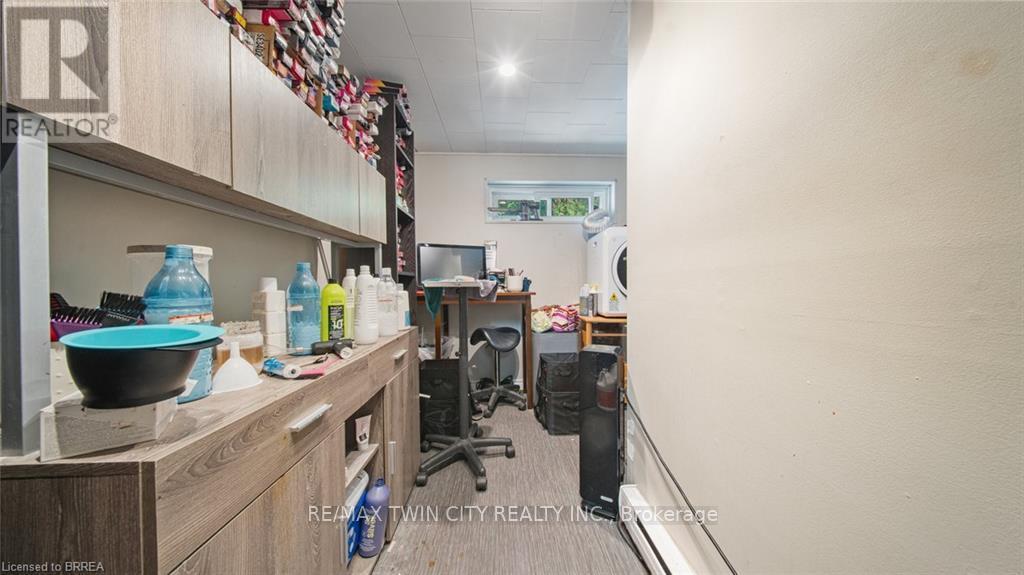 41 St George Street, Brantford, Ontario  N3R 1V2 - Photo 17 - X12349841