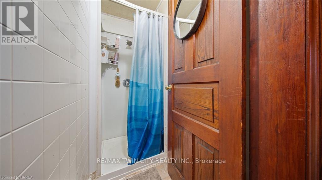 41 St George Street, Brantford, Ontario  N3R 1V2 - Photo 9 - X12349841