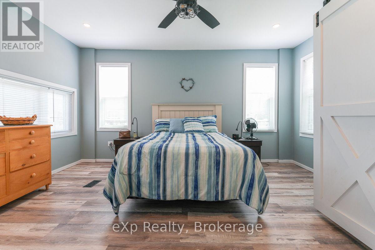 594 10th A Street W, Owen Sound, Ontario  N4K 3R6 - Photo 15 - X12349917