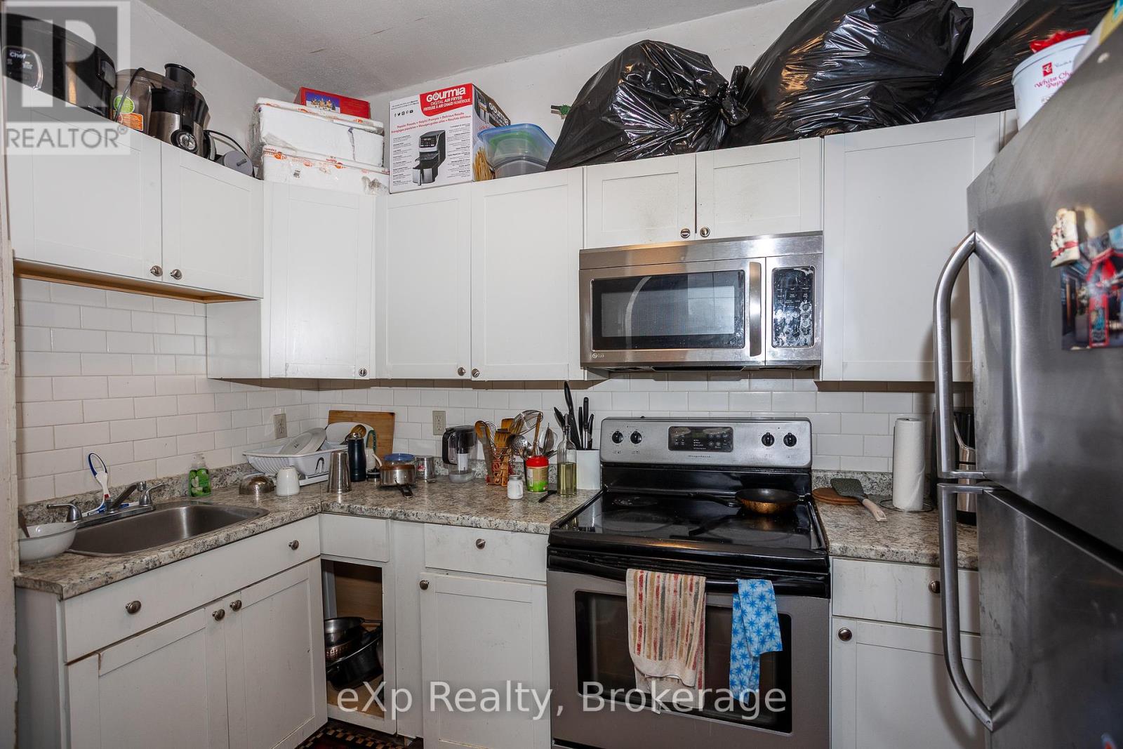 743 10th Street E, Owen Sound, Ontario  N4K 1T2 - Photo 10 - X12349958
