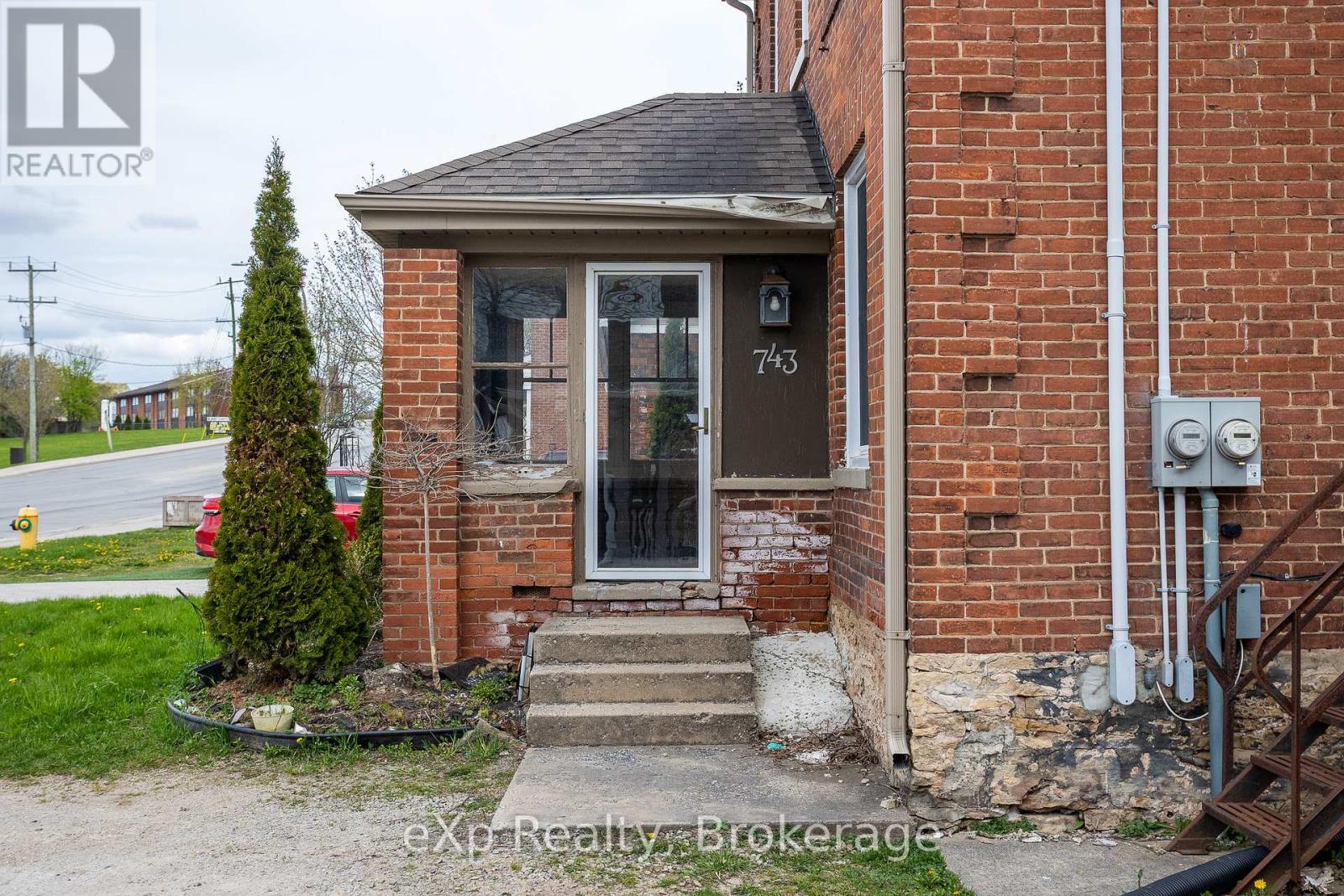 743 10th Street E, Owen Sound, Ontario  N4K 1T2 - Photo 2 - X12349958