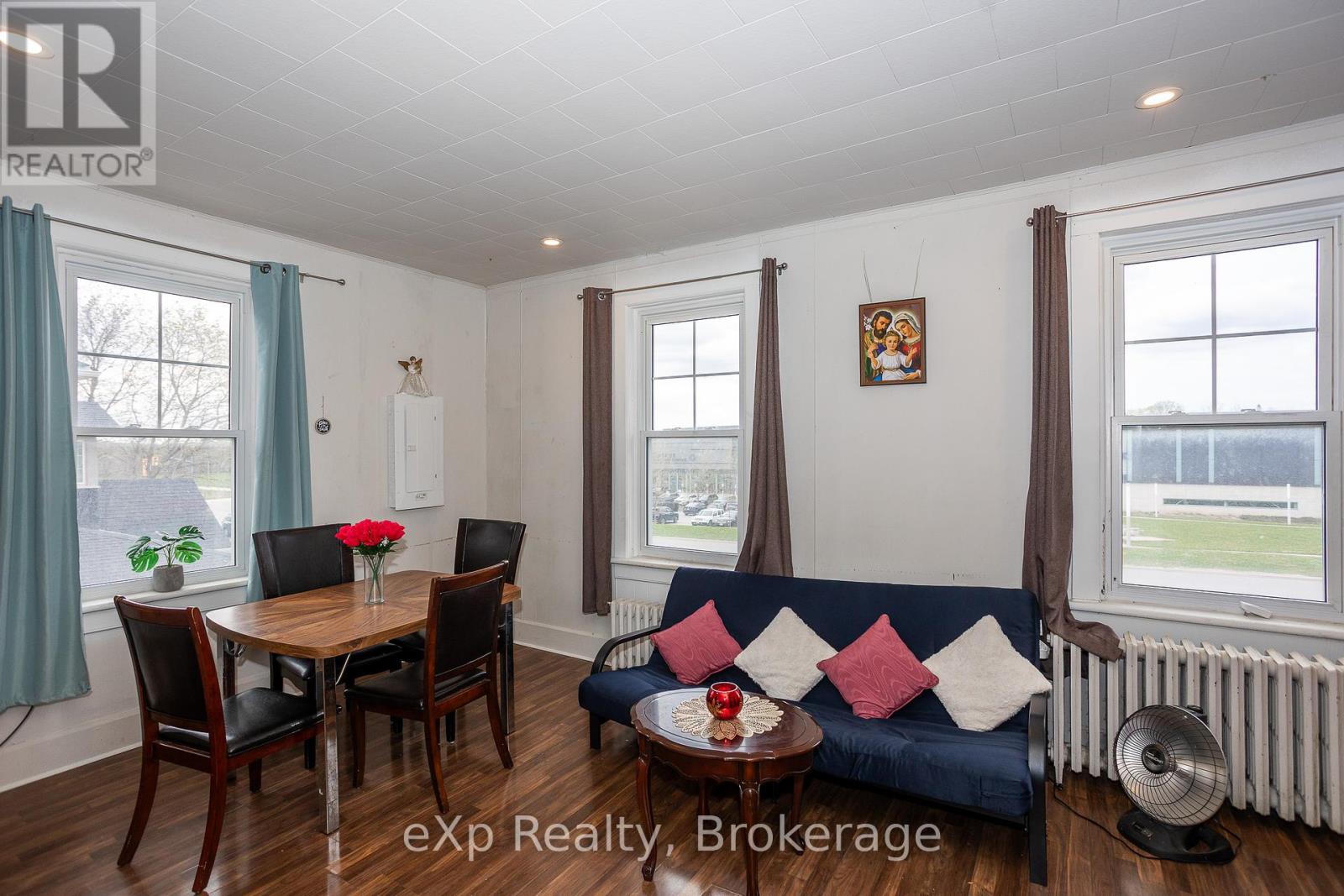 743 10th Street E, Owen Sound, Ontario  N4K 1T2 - Photo 6 - X12349958