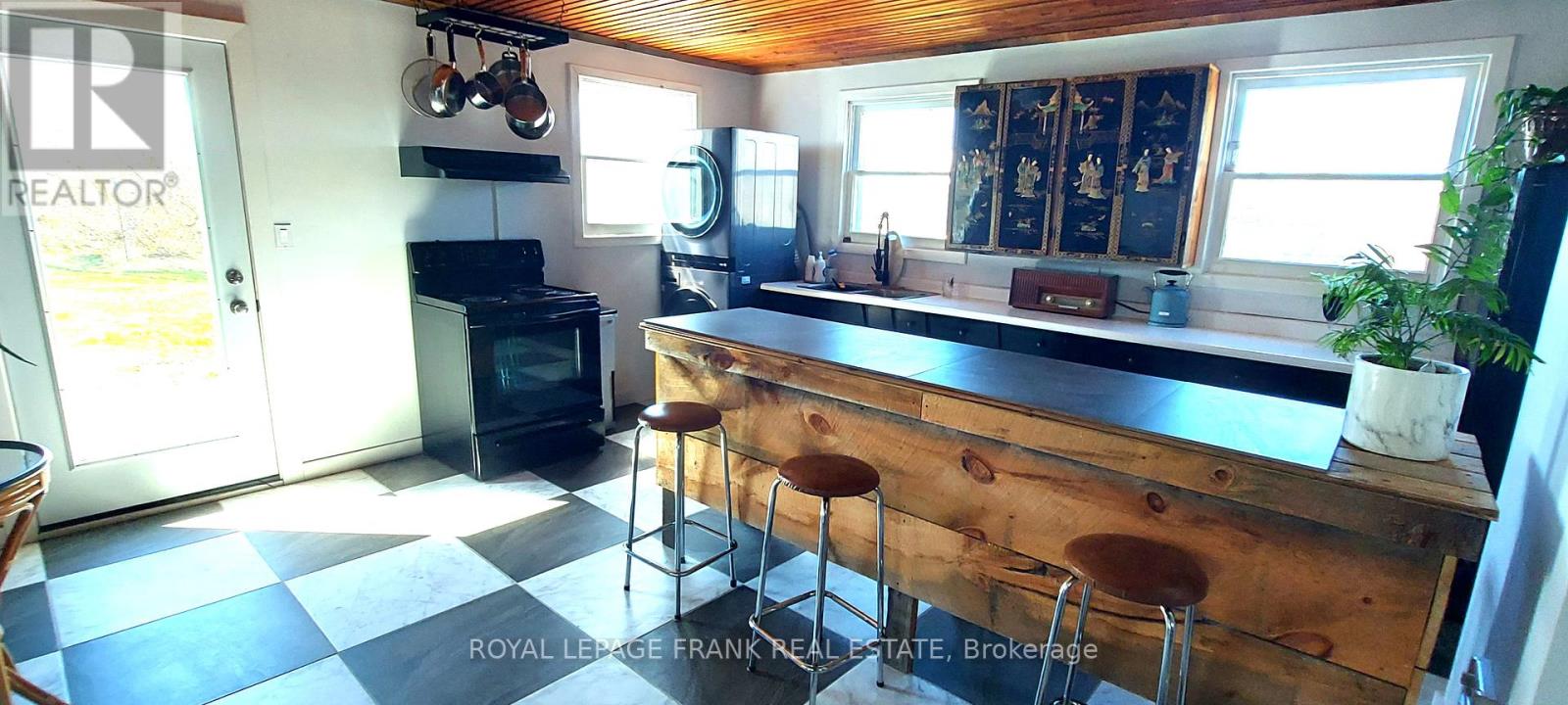 83 Store Street, Tweed, Ontario  K0K 3J0 - Photo 8 - X12349954