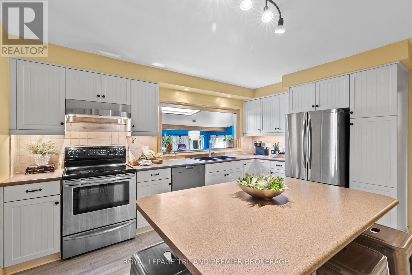 28 Elworthy Avenue, London South, Ontario  N6C 2M2 - Photo 14 - X12350160