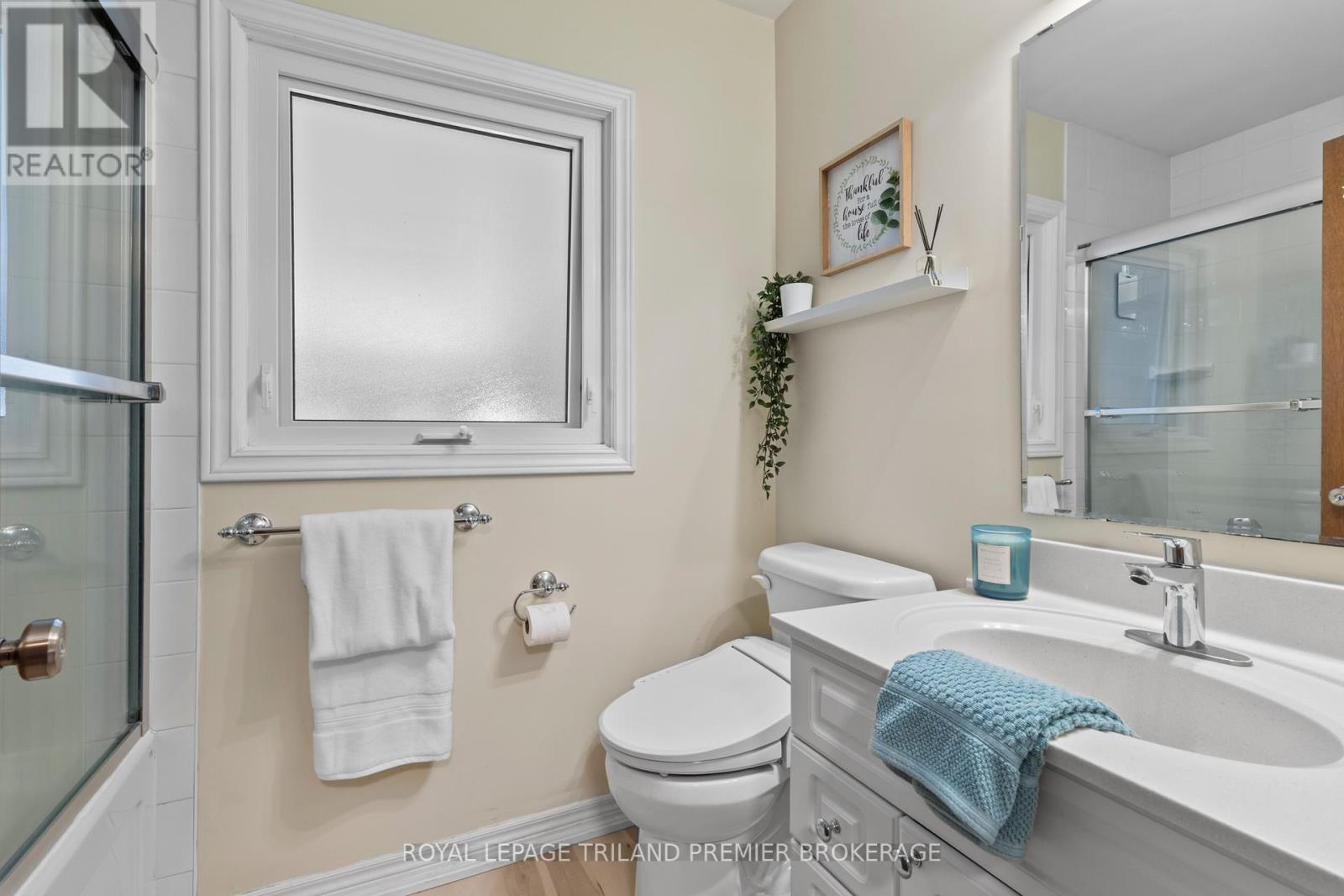 28 Elworthy Avenue, London South, Ontario  N6C 2M2 - Photo 17 - X12350160