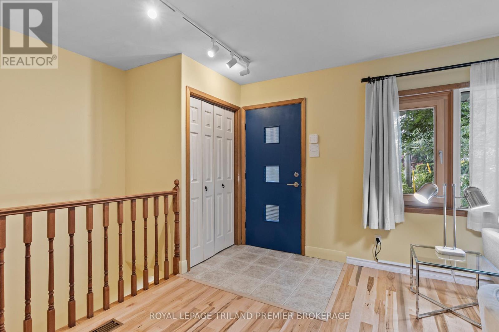 28 Elworthy Avenue, London South, Ontario  N6C 2M2 - Photo 3 - X12350160