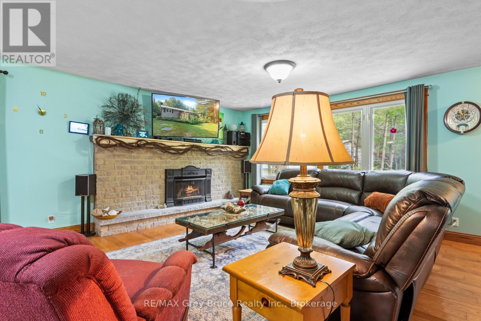 33 Woodstock Avenue, Northern Bruce Peninsula, Ontario  N0H 2M0 - Photo 13 - X12241443