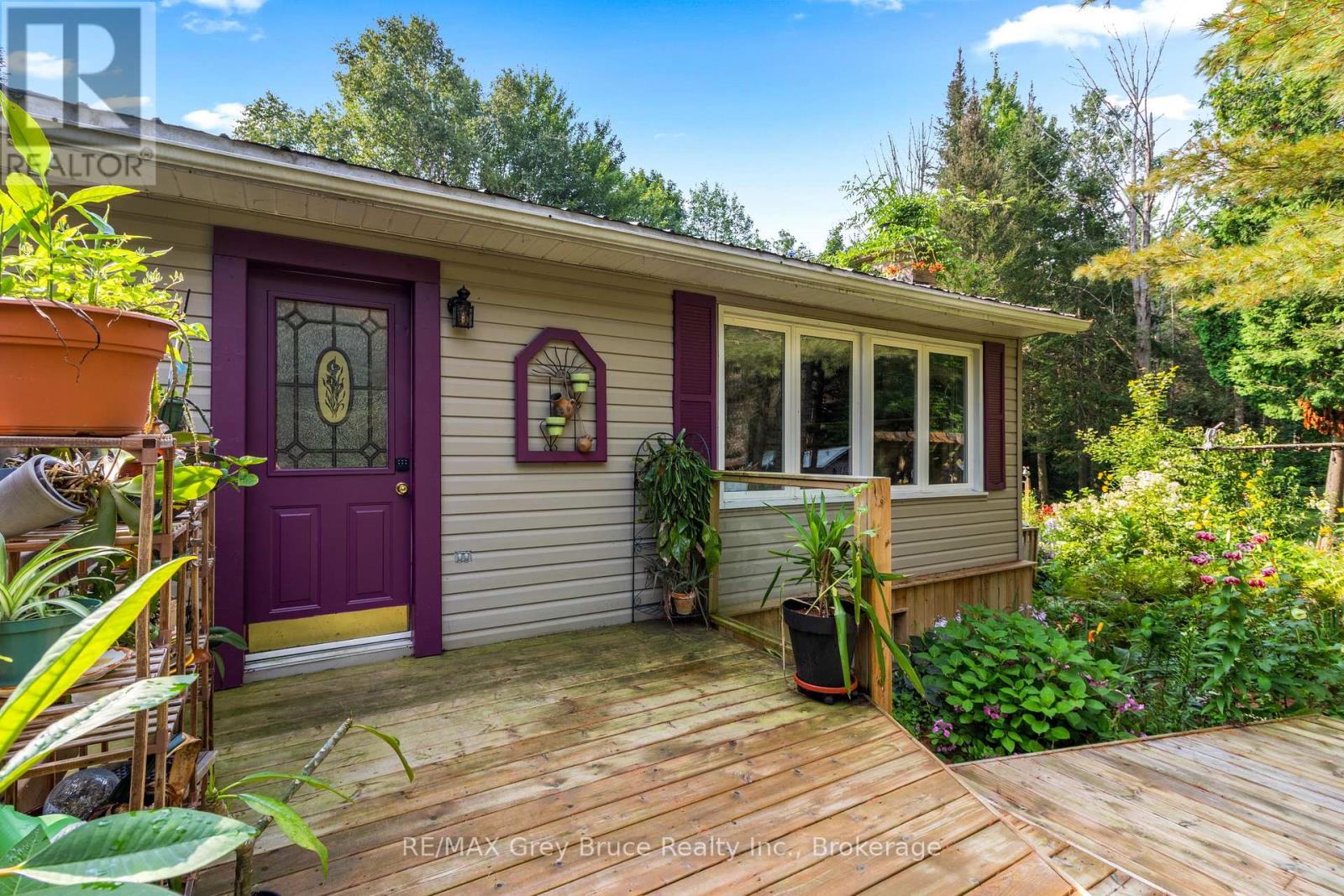 33 Woodstock Avenue, Northern Bruce Peninsula, Ontario  N0H 2M0 - Photo 10 - X12241443