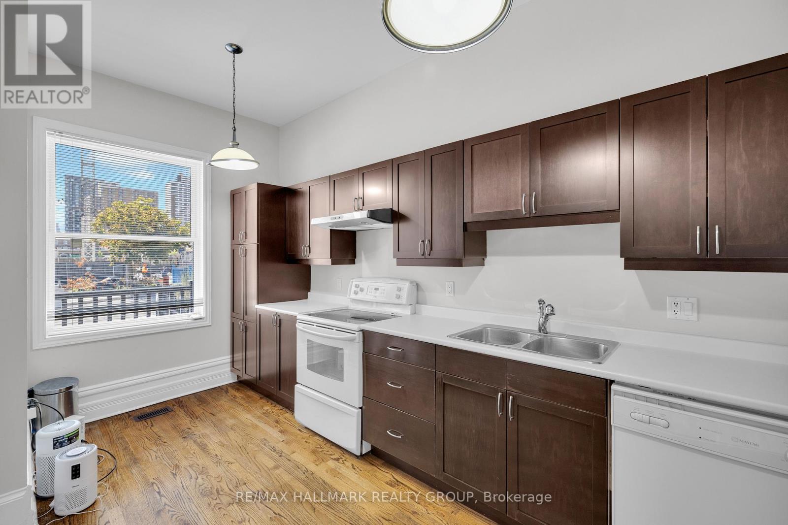 Property at 121 & 123 YORK STREET image 4