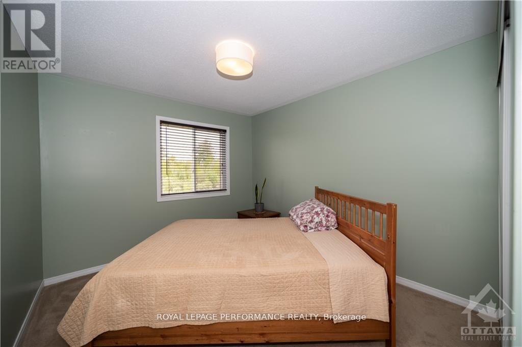 2363 Glandriel Crescent, Ottawa, Ontario  K4A 4T1 - Photo 14 - X12350149