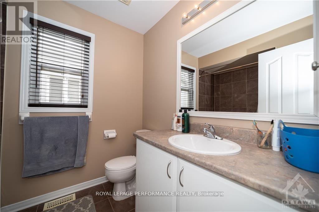 2363 Glandriel Crescent, Ottawa, Ontario  K4A 4T1 - Photo 17 - X12350149