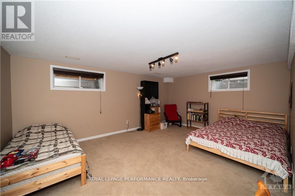 2363 Glandriel Crescent, Ottawa, Ontario  K4A 4T1 - Photo 19 - X12350149