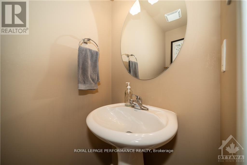 2363 Glandriel Crescent, Ottawa, Ontario  K4A 4T1 - Photo 3 - X12350149