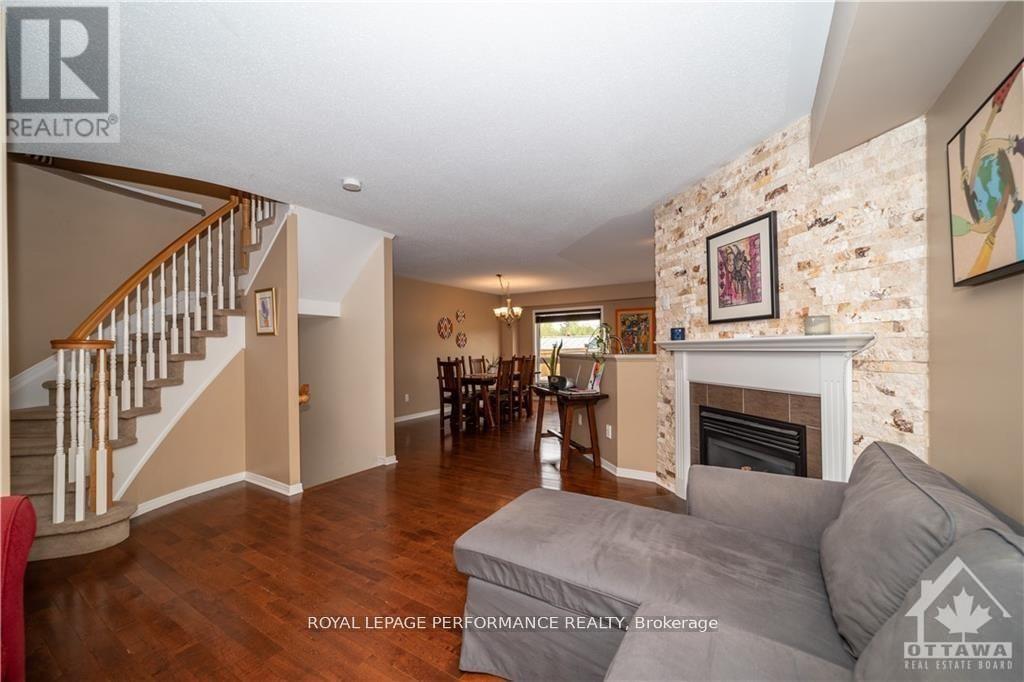2363 Glandriel Crescent, Ottawa, Ontario  K4A 4T1 - Photo 5 - X12350149