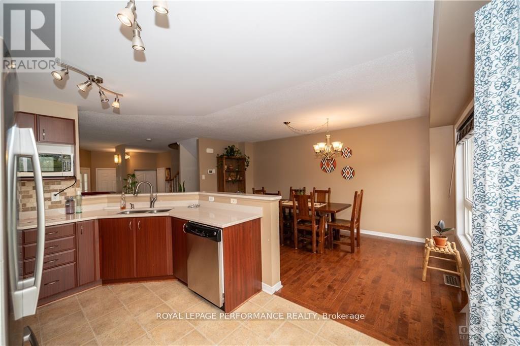 2363 Glandriel Crescent, Ottawa, Ontario  K4A 4T1 - Photo 9 - X12350149