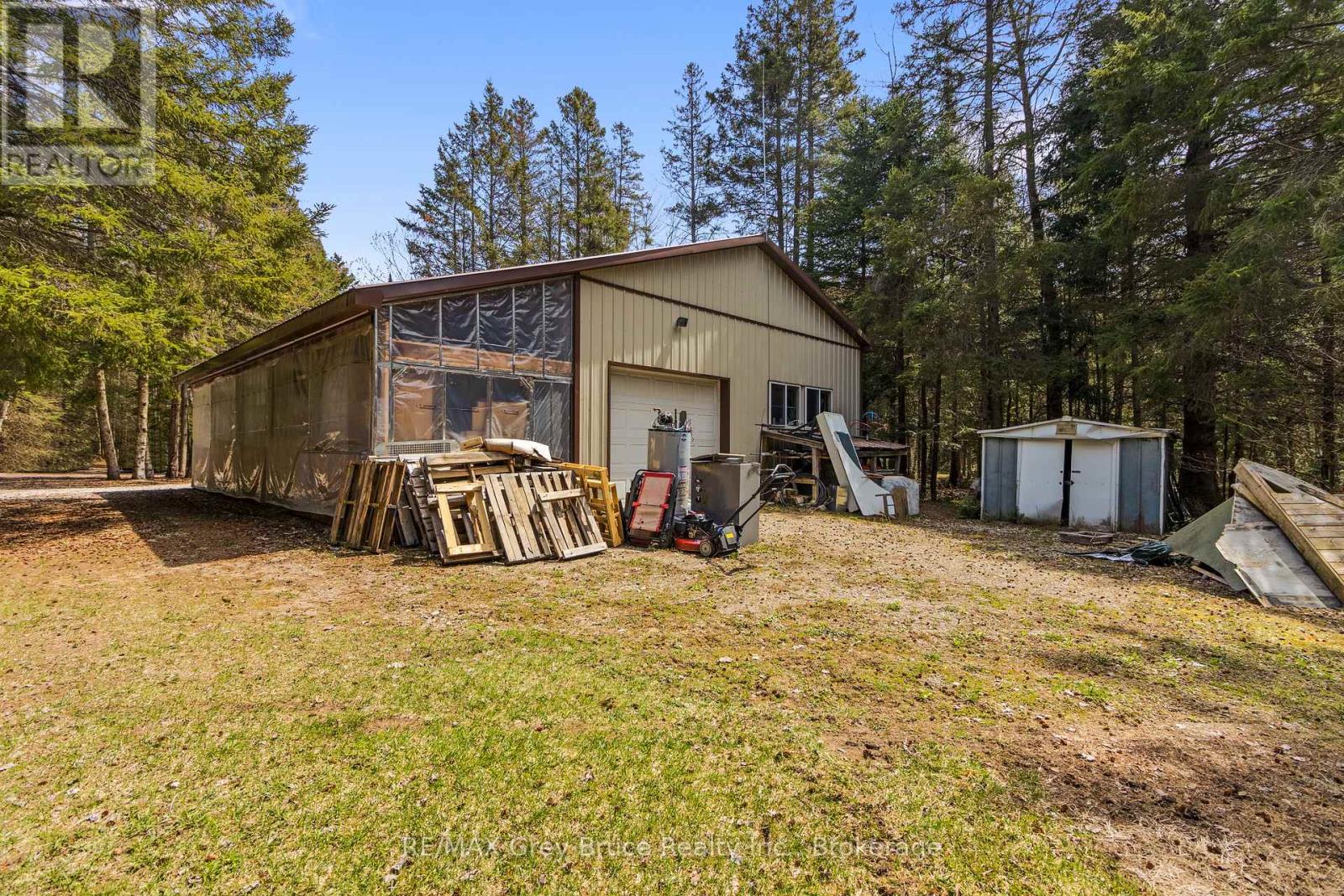 33 Woodstock Avenue, Northern Bruce Peninsula, Ontario  N0H 2M0 - Photo 45 - X12241443