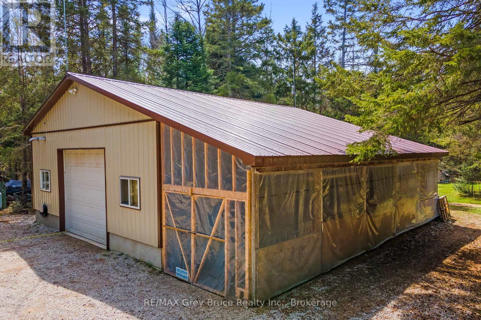 33 Woodstock Avenue, Northern Bruce Peninsula, Ontario  N0H 2M0 - Photo 43 - X12241443