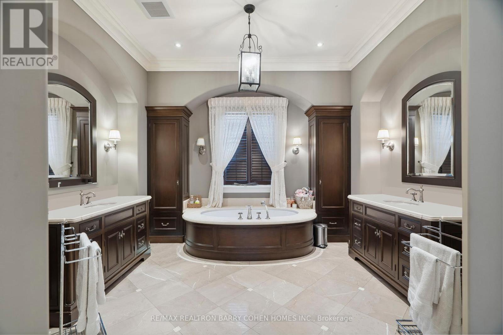 55 Thornbank Road, Vaughan, Ontario  L4J 2A1 - Photo 16 - N12349973