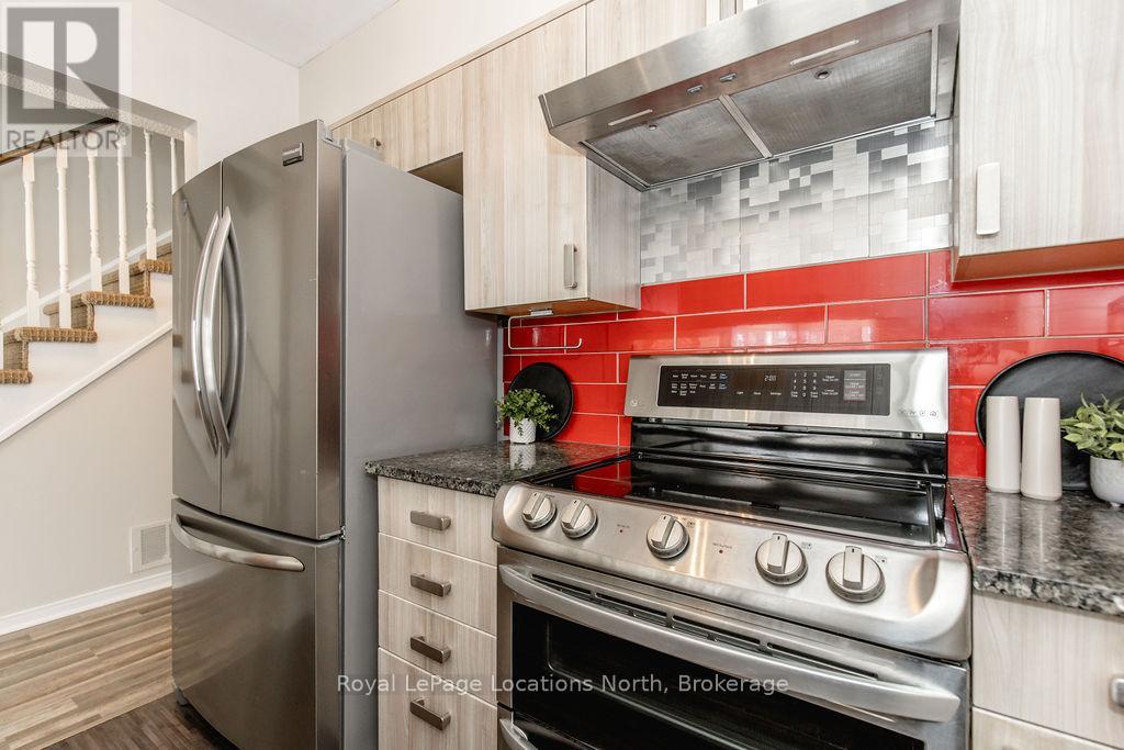 41 - 11 Laguna Parkway, Ramara, Ontario  L0K 1B0 - Photo 7 - S12350072