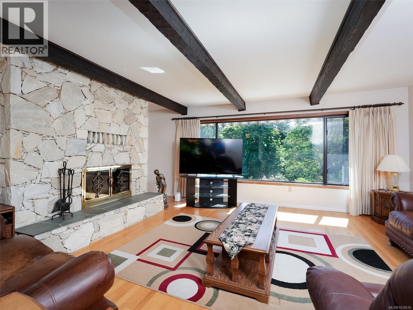 Property at 5255 Hanover Pl image 2
