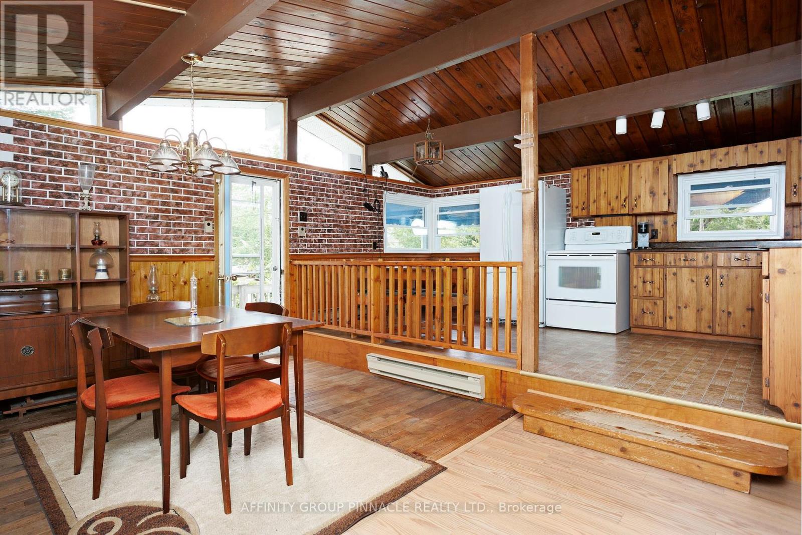 1 Beatrice Drive, Kawartha Lakes, Ontario  K0M 1N0 - Photo 12 - X12350051