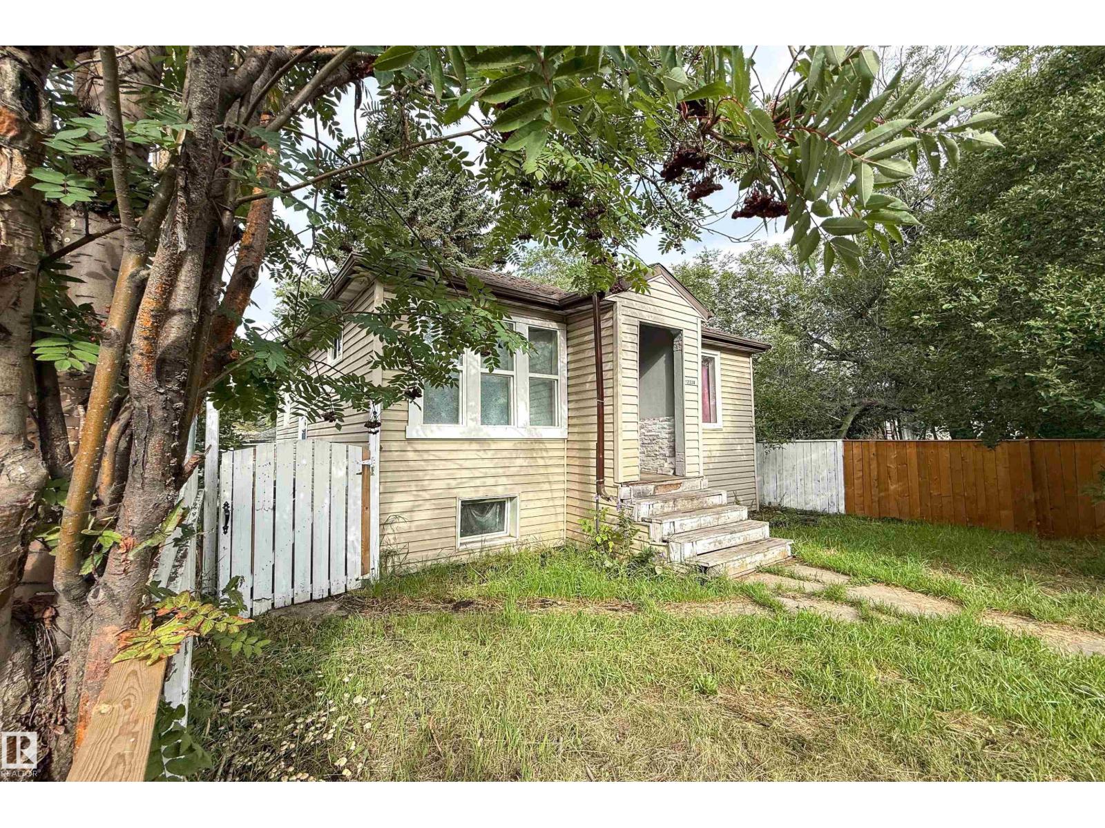 Property at 12338 82 ST NW image 5