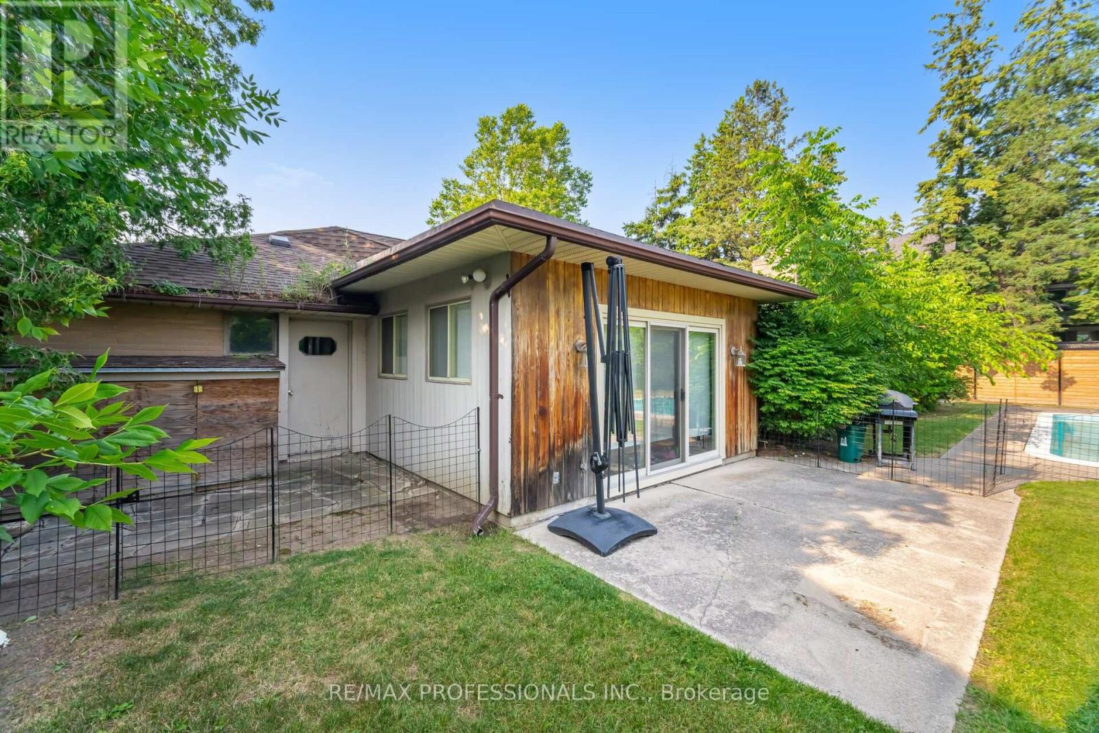 55 Bywood Drive, Toronto, Ontario  M9A 1M1 - Photo 10 - W12349974