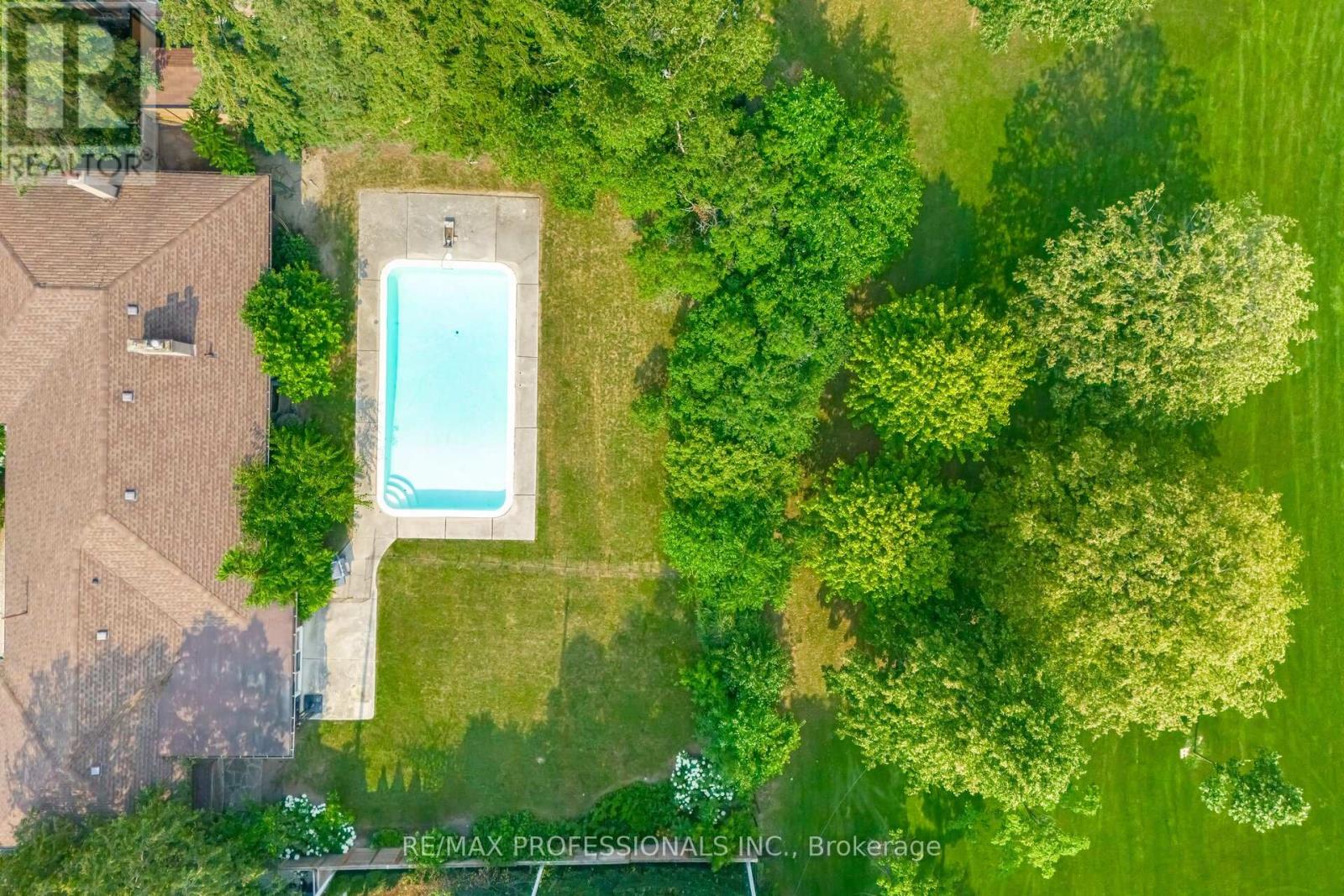 55 Bywood Drive, Toronto, Ontario  M9A 1M1 - Photo 18 - W12349974