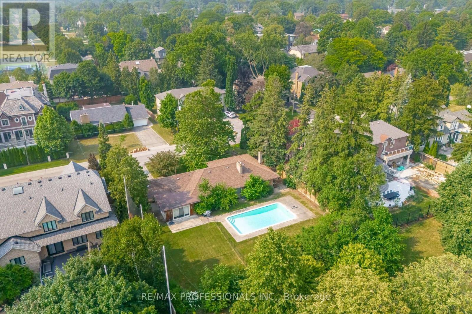 55 Bywood Drive, Toronto, Ontario  M9A 1M1 - Photo 22 - W12349974